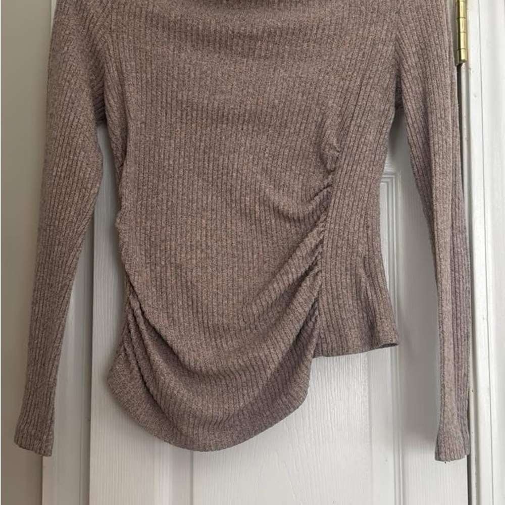 Elegant Women's Sweater